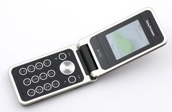 телефон Sony Ericsson R306