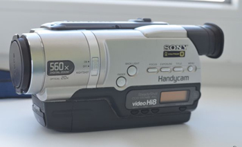 видеокамера Sony CCD-TR648E/TR748E