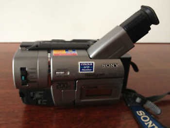 видеокамера Sony CCD-TRV47E