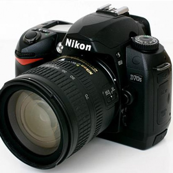 фотоаппарат Nikon D70s